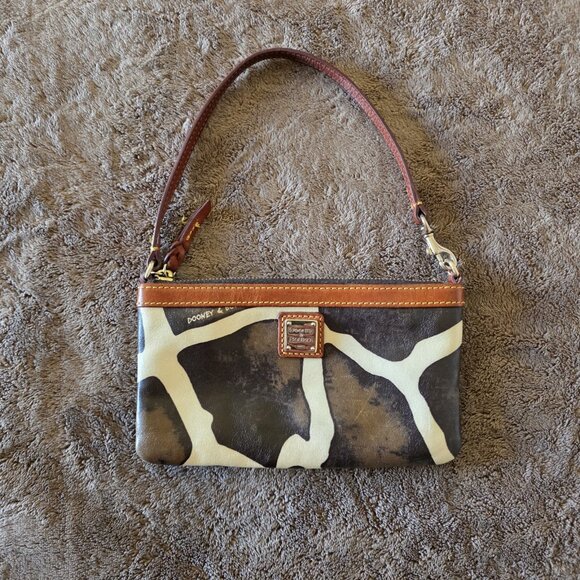 Dooney & Bourke Giraffe Print Wristlet Mini Shoulder Bag Brown Cream Leather - Picture 8 of 13